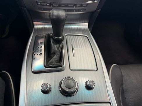Used 2019 INFINITI Q70 Luxe RWD image 44