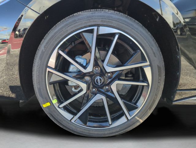 Certified 2025 Nissan Sentra SR w/ SR Premium Package FWD image 43