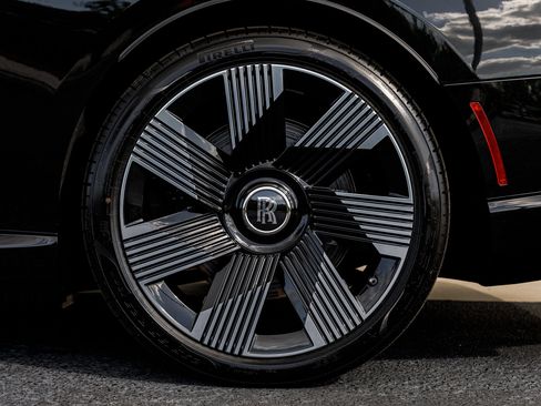 Certified 2025 Rolls-Royce Spectre w/ Spectre Enhancement Package image 11