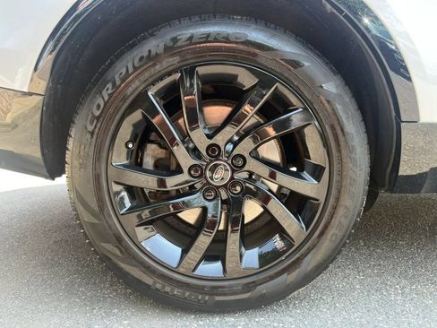 Used 2020 Land Rover Discovery Landmark AWD/4WD image 33