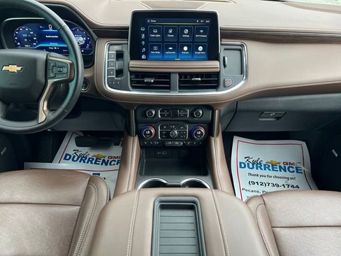 Used 2023 Chevrolet Suburban High Country w/ Premium Package 2 AWD/4WD image 14