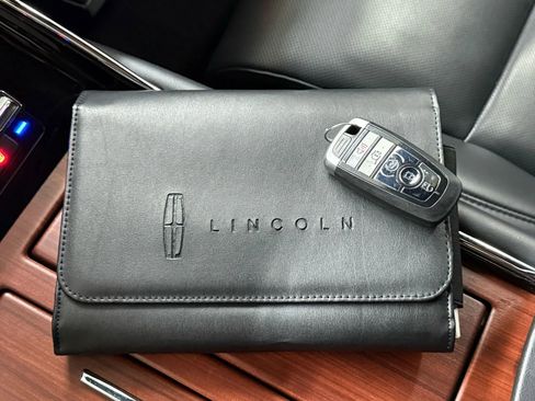 Used 2023 Lincoln Navigator L Standard Sport Utility 4D image 36