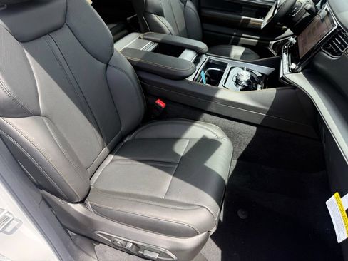 New 2026 Jeep Grand Wagoneer 4WD image 64
