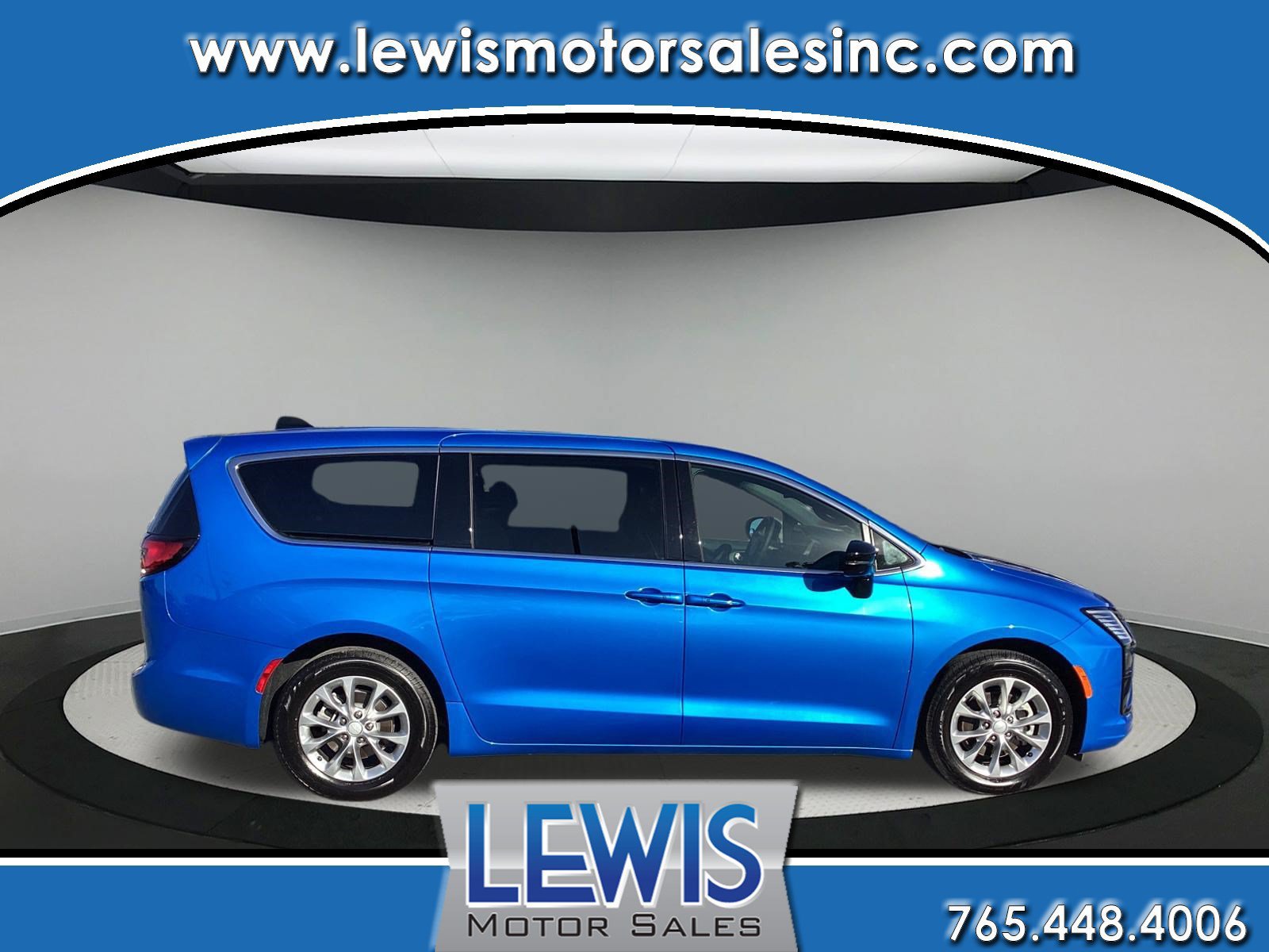 Used 2027 Chrysler Pacifica Limited FWD image 1