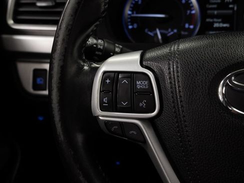 Used 2018 Toyota Highlander Limited AWD/4WD image 38
