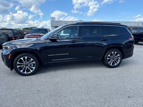 Used 2024 Jeep Grand Cherokee L Overland w/ Advanced Protech Group III AWD/4WD image 2