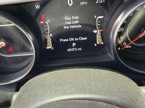 Used 2023 Jeep Gladiator Overland AWD/4WD image 11