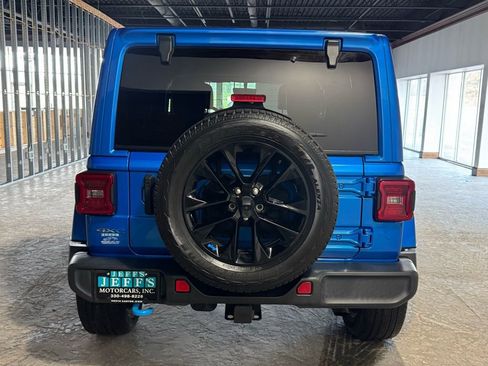 Used 2023 Jeep Wrangler Unlimited Sahara w/ Cold Weather Group image 5