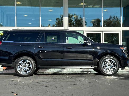New 2025 Ford Expedition Max Active image 3