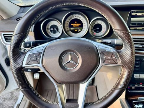 Used 2014 Mercedes-Benz E 350 4MATIC Sedan image 11