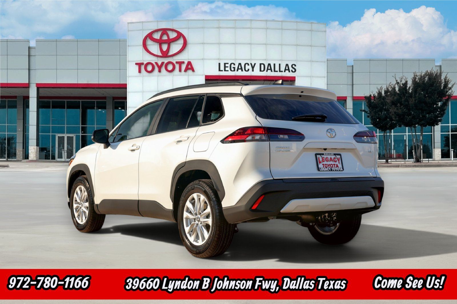 Used 2026 Toyota Corolla Cross LE FWD image 8