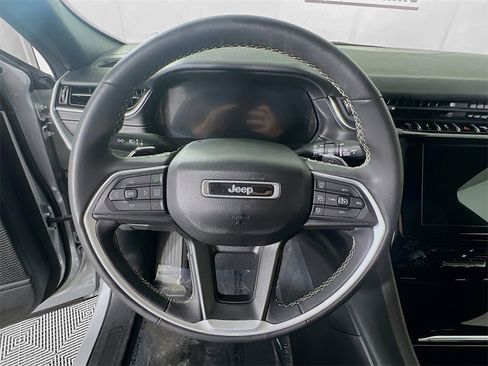 Used 2023 Jeep Grand Cherokee Altitude image 22