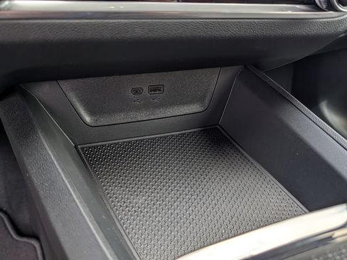 New 2027 Chevrolet Equinox RS w/ Convenience Package III FWD image 23