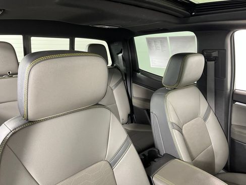 Certified 2024 Chevrolet Colorado ZR2 w/ ZR2 Convenience Package III AWD/4WD image 14