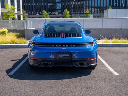 Certified 2025 Porsche 911 Carrera RWD image 7