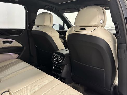 Used 2023 Bentley Bentayga AWD/4WD image 20