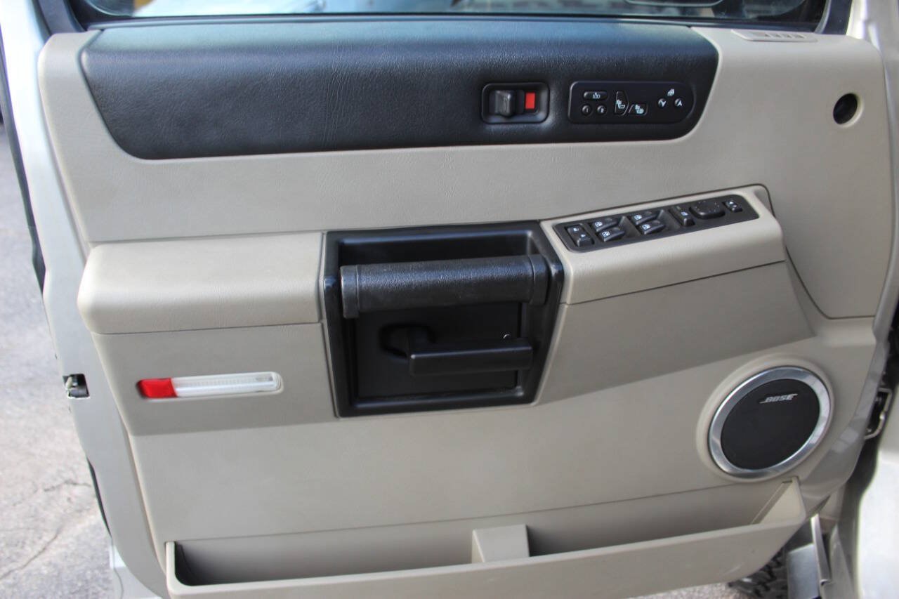 Used 2005 HUMMER H2 w/ Preferred Equipment Group AWD/4WD image 17