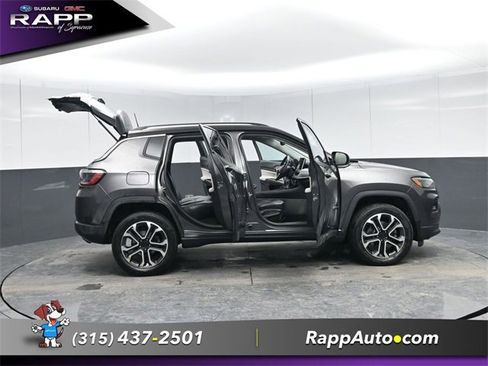 Used 2022 Jeep Compass Limited image 23