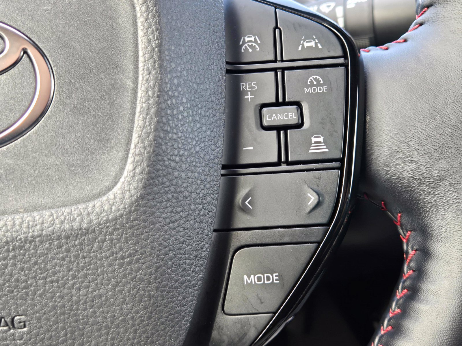 Used 2026 Toyota Prius Plug-In Hybrid FWD image 27