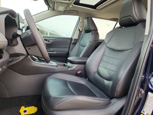 Used 2024 Toyota RAV4 XLE Premium image 15
