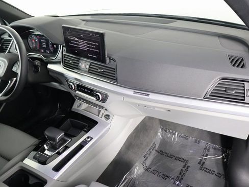 Used 2025 Audi Q5 2.0T Premium image 9