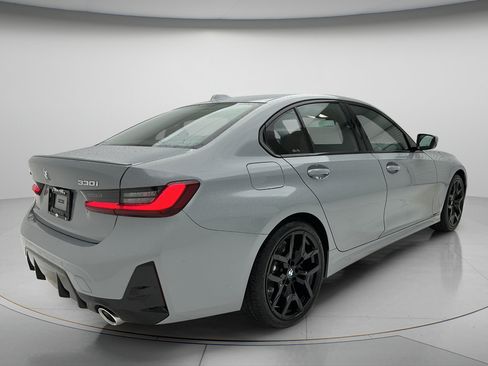 Used 2026 BMW 330i xDrive Sedan AWD/4WD image 5