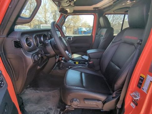 Used 2023 Jeep Gladiator Rubicon AWD/4WD image 16
