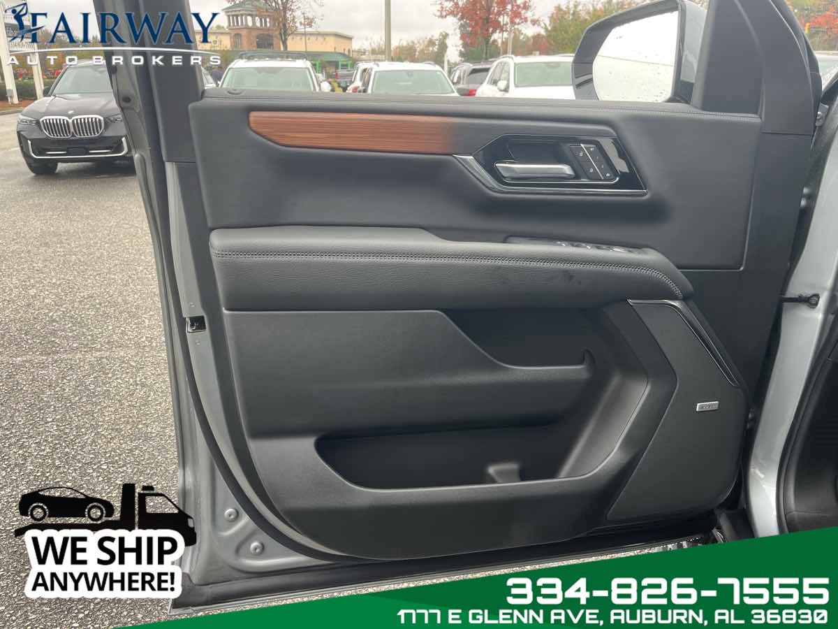 Used 2025 GMC Yukon XL Denali w/ Denali Reserve Package AWD/4WD image 36
