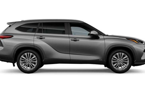 New 2026 Toyota Highlander Platinum image 12