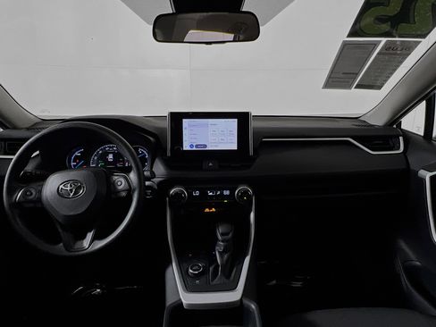 Used 2025 Toyota RAV4 XLE image 30