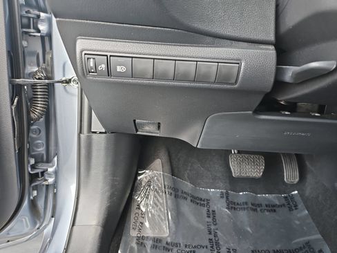 Used 2025 Toyota Corolla LE FWD image 25