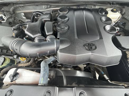 Certified 2018 Toyota 4Runner Limited AWD/4WD image 18