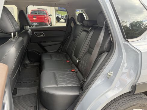 Used 2023 Nissan Rogue Platinum w/ Platinum Premium Package AWD/4WD image 12
