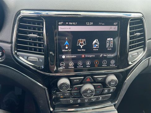 Used 2019 Jeep Grand Cherokee Limited AWD/4WD image 7