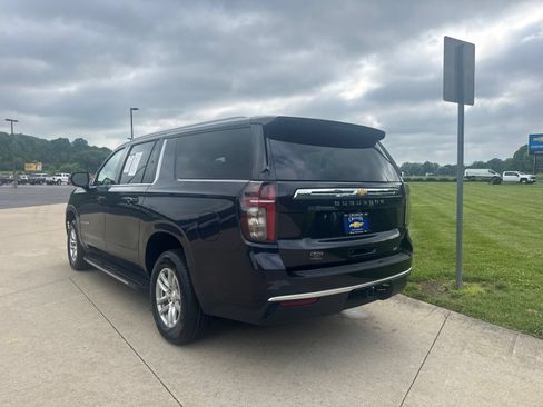 Used 2024 Chevrolet Suburban LT AWD/4WD image 7