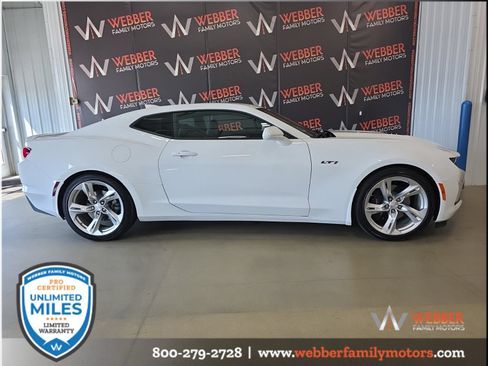 Used 2022 Chevrolet Camaro LT w/ Technology Package RWD image 4