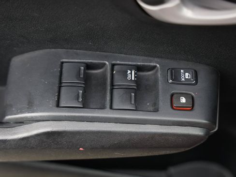 Used 2010 Honda Fit Sport image 40
