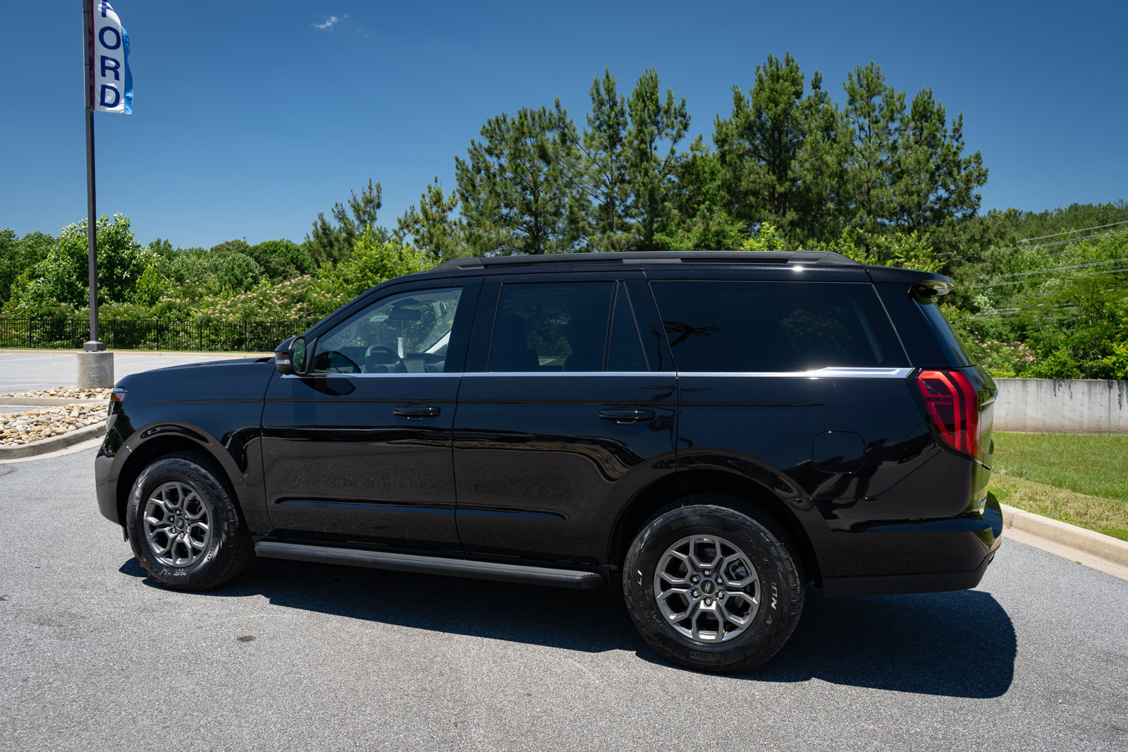 New 2026 Ford Expedition Active AWD/4WD image 7
