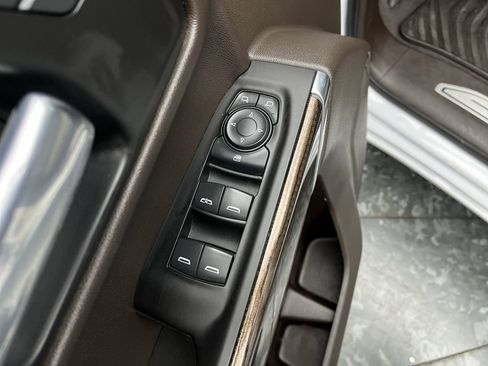 Used 2020 Chevrolet Silverado 1500 LT w/ Convenience Package image 7