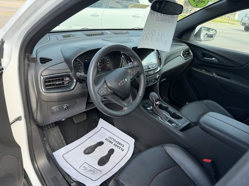 Used 2023 Chevrolet Equinox RS w/ RS Leather Package AWD/4WD image 16