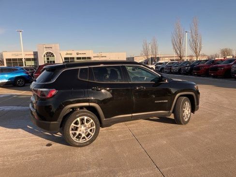 Certified 2023 Jeep Compass Latitude image 5