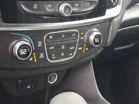 Certified 2023 Chevrolet Traverse LT AWD/4WD image 17