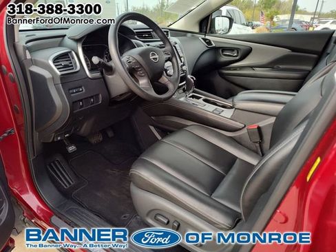 Used 2023 Nissan Murano SV image 2