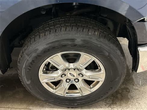 Used 2017 Ford F150 XLT w/ Equipment Group 302A Luxury image 4