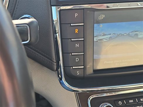 Used 2018 Lincoln Continental Reserve image 25