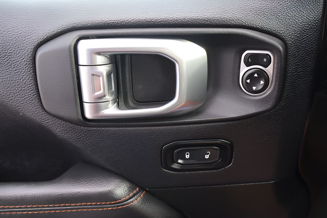 Used 2023 Jeep Gladiator Mojave w/ LED Lighting Group AWD/4WD image 18