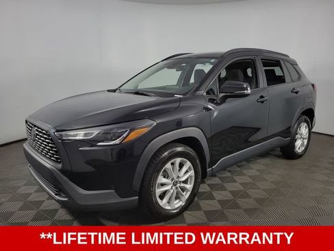 Used 2022 Toyota Corolla Cross LE FWD image 3