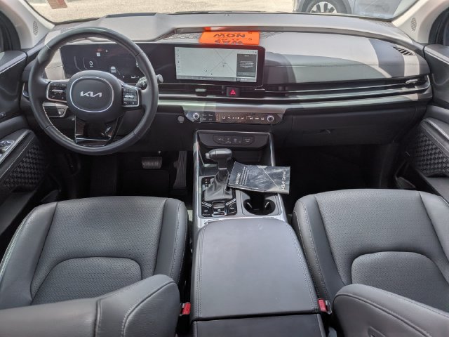 Certified 2026 Kia Carnival SX Prestige FWD image 14
