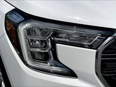 Used 2022 GMC Terrain SLE w/ Driver Convenience Package AWD/4WD image 31