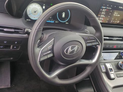 Certified 2025 Hyundai Palisade Calligraphy AWD/4WD image 13